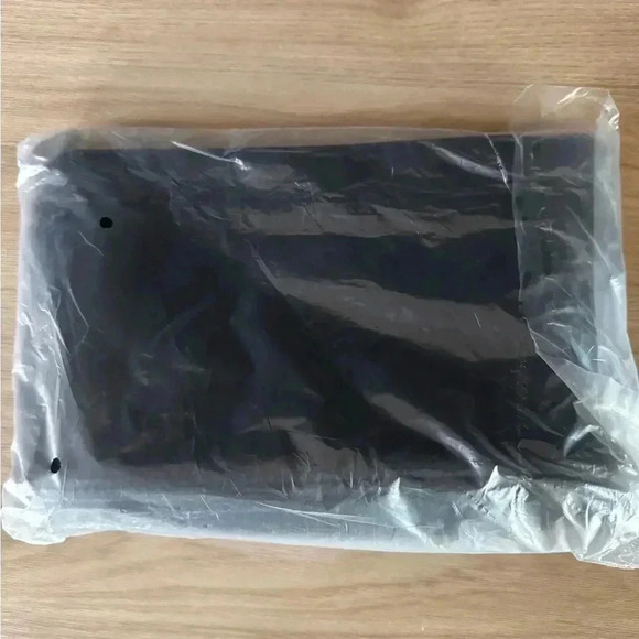 NEW in BAG • Younique pebbled faux Leather embossed Makeup Bag w/ purple lining - Picture 6 of 6